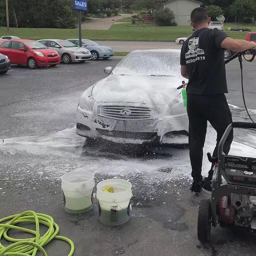 Hand car wash Auto detailing Manhattan. Riley County. Kansas 1 word2