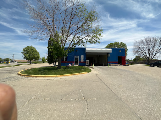 MIKEY'S TOUCHLESS Cedar Rapids. Linn County. 1 word1