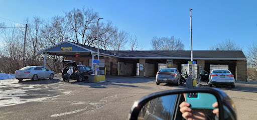 University Car Wash Dubuque. Dubuque County. 1 word1